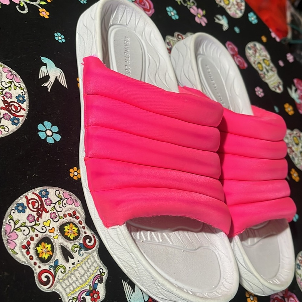 Kenneth Cole Women’s Pink Padded Slide Sandals | Size 8 | New Without Box - Picture 4 of 7